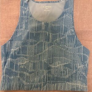 REI athletic cropped top